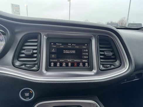 Used 2019 Dodge Challenger SXT image 18