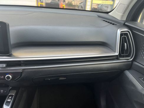 Used 2024 Kia Sorento S FWD image 37