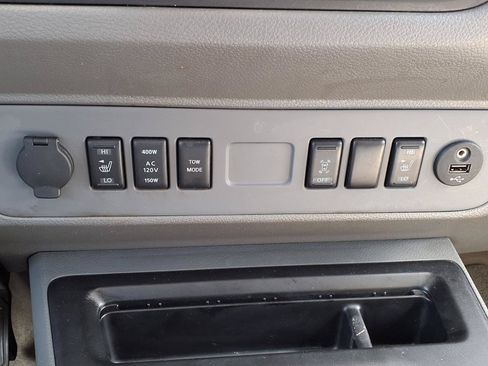 Used 2013 Nissan NV 3500 SL w/ Technology Pkg RWD image 14
