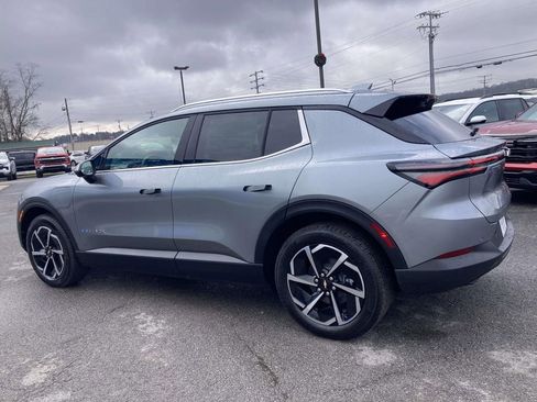 New 2026 Chevrolet Equinox EV LT image 6