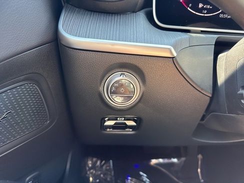 New 2025 Mercedes-Benz C 300 Sedan image 21