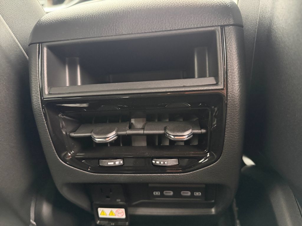 New 2026 Jeep Grand Cherokee Altitude AWD/4WD image 16