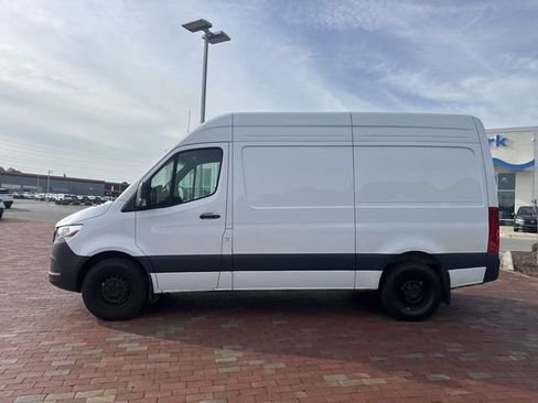 Used 2025 Mercedes-Benz Sprinter 2500 image 3