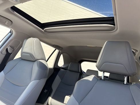 Used 2020 Toyota RAV4 Limited image 33