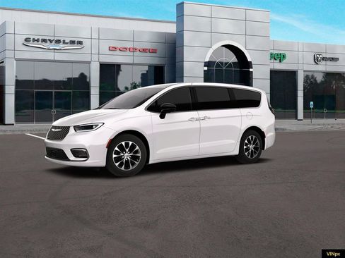 New 2026 Chrysler Pacifica Select image 2