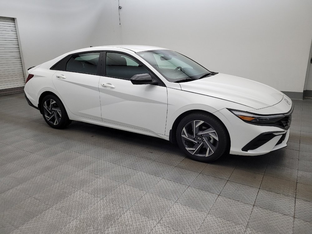Used 2025 Hyundai Elantra Sport FWD image 11