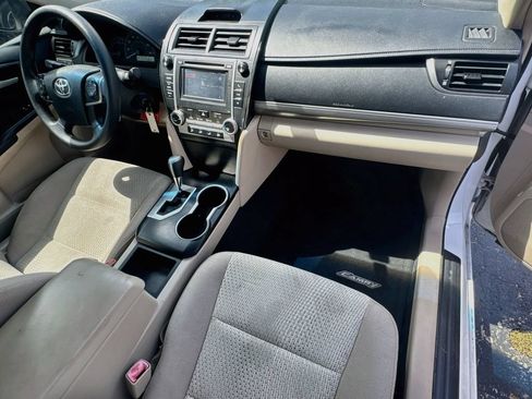 Used 2013 Toyota Camry FWD image 27