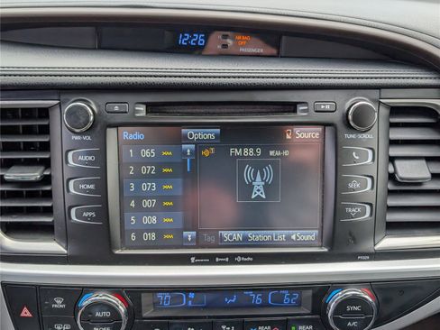 Used 2017 Toyota Highlander Plus image 26