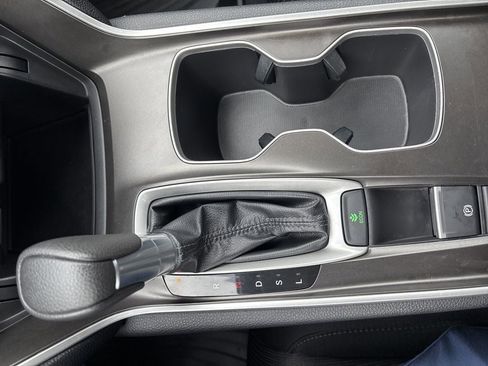 Used 2018 Honda Accord EX image 19