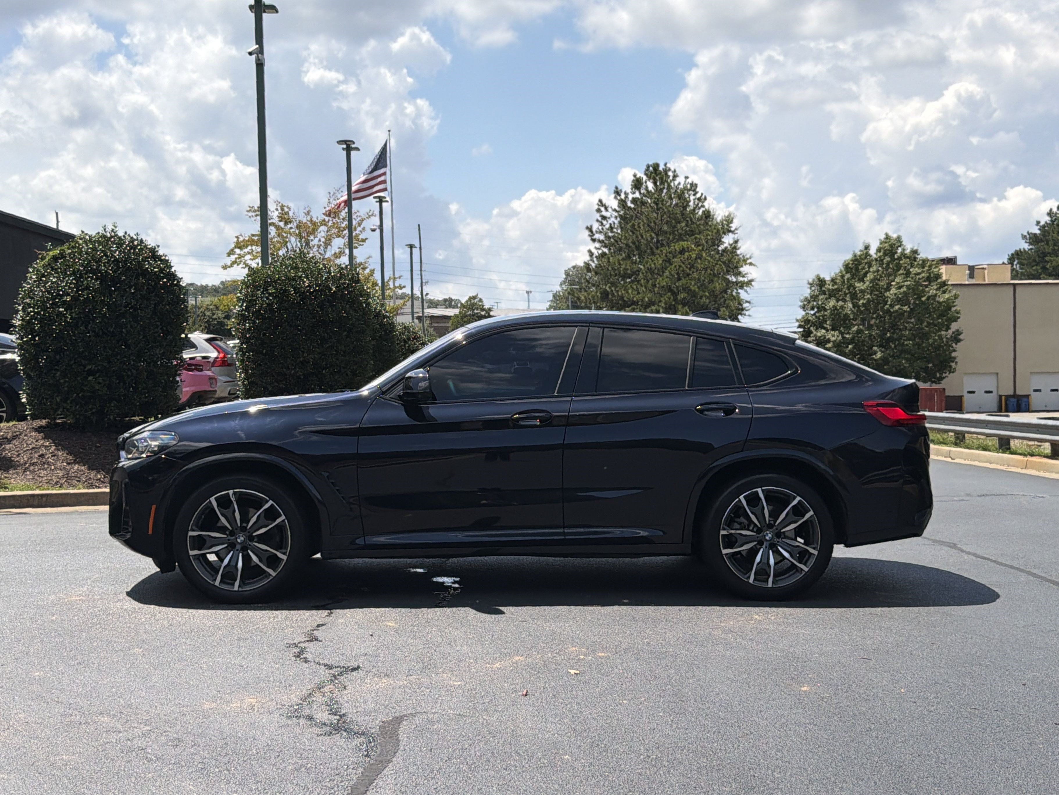 Used 2024 BMW X4 xDrive30i w/ M Sport Package AWD/4WD image 14