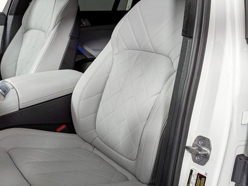 Certified 2023 BMW X6 M50i w/ Executive Package image 20