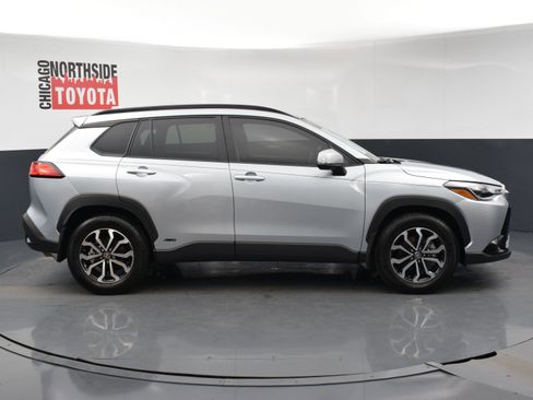 Used 2024 Toyota Corolla Cross SE image 5