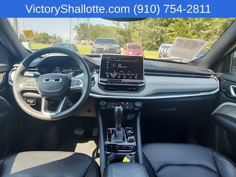 Used 2024 Jeep Compass Limited AWD/4WD image 5