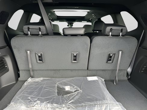 New 2026 GMC Acadia Elevation w/ Elevation Premium Package image 9