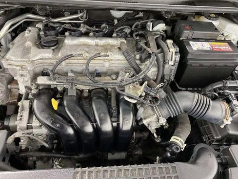 Used 2022 Toyota Corolla LE FWD image 29