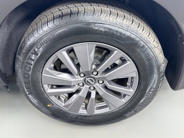 Used 2023 Nissan Pathfinder SV w/ SV Premium Package AWD/4WD image 32