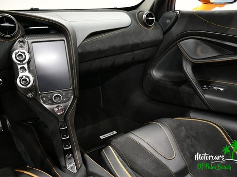 Used 2023 McLaren 720S Spider image 30