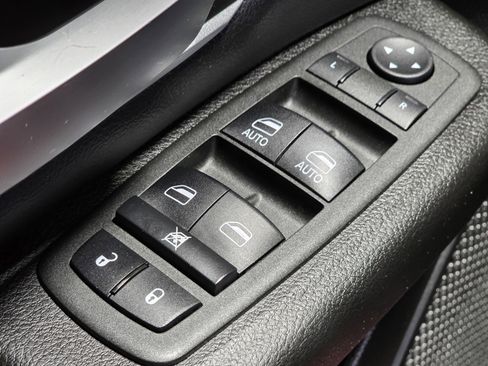 Used 2022 RAM 1500 Big Horn image 25