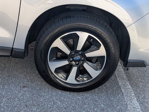 Used 2017 Subaru Forester 2.5i Premium image 9