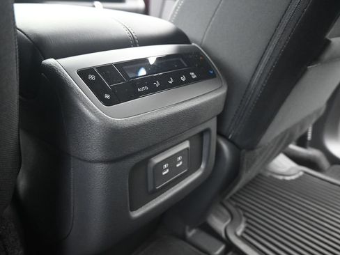 New 2026 Nissan Pathfinder SV w/ SV Premium Package FWD image 17