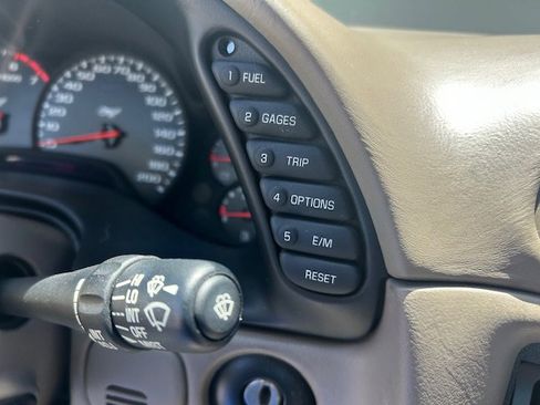 Used 2003 Chevrolet Corvette Coupe w/ Preferred Equipment Group RWD image 21