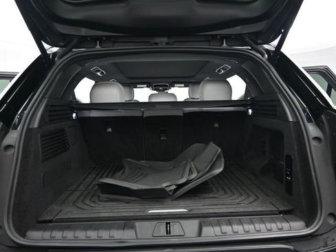 Used 2024 Land Rover Range Rover Sport SE image 16