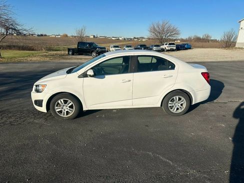 Used 2015 Chevrolet Sonic LT image 2