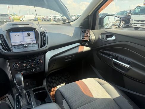 Certified 2018 Ford Escape SE w/ SE Sync 3 Package FWD image 38