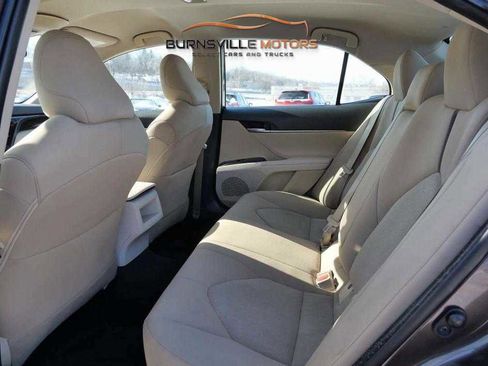 Used 2019 Toyota Camry LE image 11