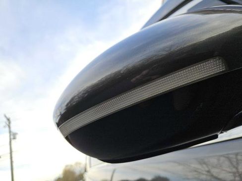 Used 2016 Honda Odyssey Touring Elite image 10