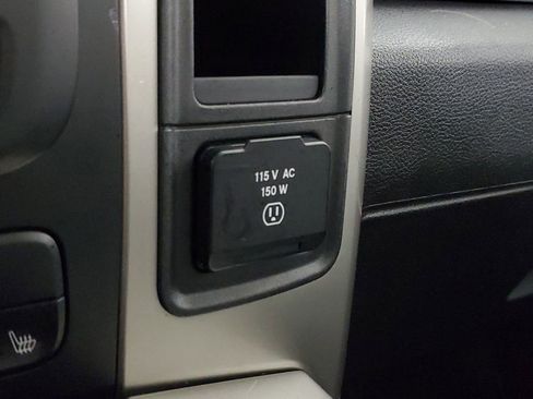 Used 2018 RAM 1500 SLT image 22