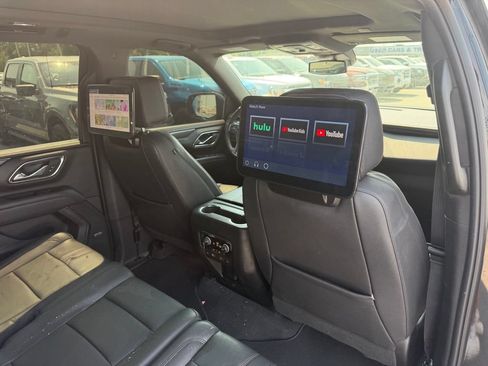 Used 2023 Chevrolet Suburban RST w/ Sport Performance Package AWD/4WD image 6