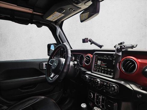 Used 2022 Jeep Wrangler Unlimited Rubicon w/ Cold Weather Group AWD/4WD image 7