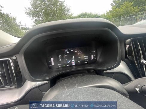 Used 2019 Volvo XC60 T5 Momentum w/ Premium Package AWD/4WD image 14