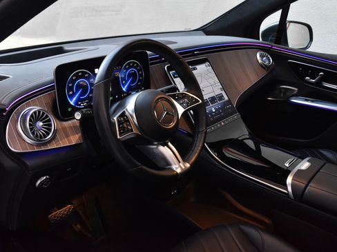 Used 2023 Mercedes-Benz EQE 500 4MATIC SUV image 18