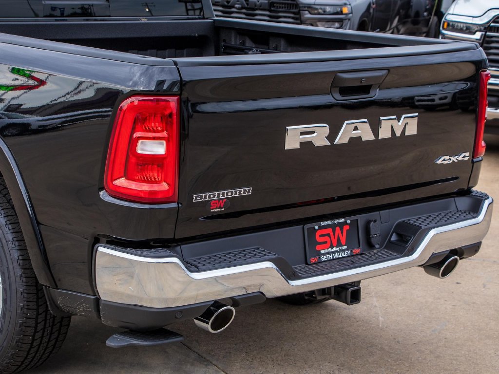 Used 2025 RAM 1500 Big Horn AWD/4WD image 9