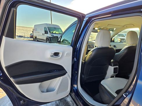 Used 2019 Jeep Compass Latitude w/ Popular Equipment Group image 28