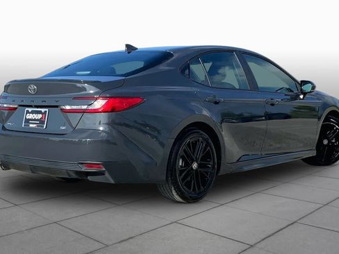 Used 2025 Toyota Camry SE FWD image 13