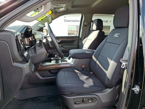 Used 2024 Chevrolet Silverado 1500 LT Trail Boss AWD/4WD image 9