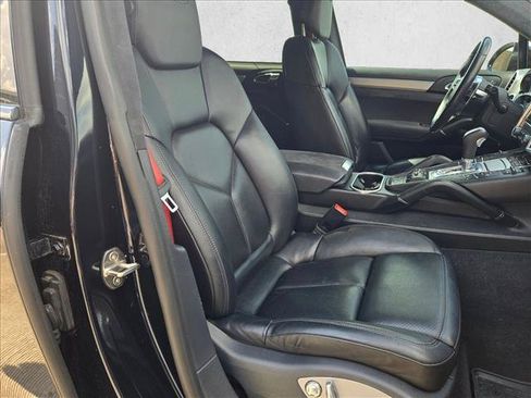 Used 2018 Porsche Cayenne GTS AWD/4WD image 10