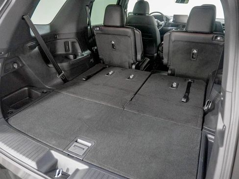 Used 2025 Honda Pilot TrailSport image 10