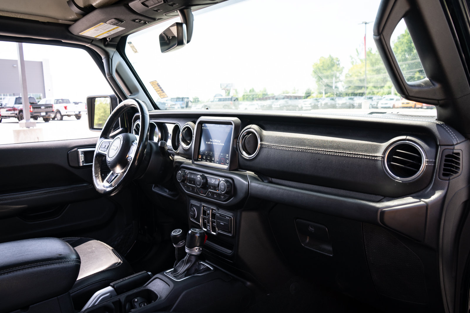 Used 2020 Jeep Gladiator Overland AWD/4WD image 21