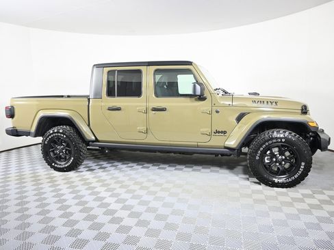New 2025 Jeep Gladiator Willys image 9