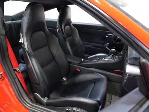 Used 2019 Porsche 911 Turbo S AWD/4WD image 28