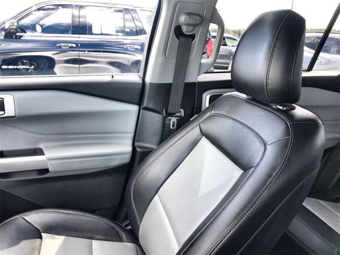Used 2023 Ford Explorer XLT w/ Equipment Group 202A image 25