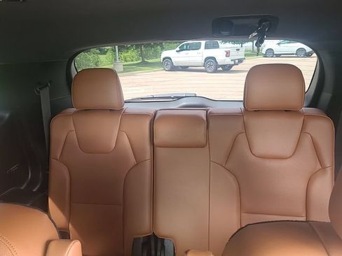 Used 2025 Kia Telluride AWD image 27
