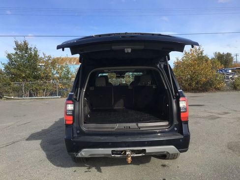 Used 2021 Ford Expedition Limited image 11