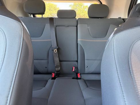 Used 2026 Kia Niro LX FWD image 33