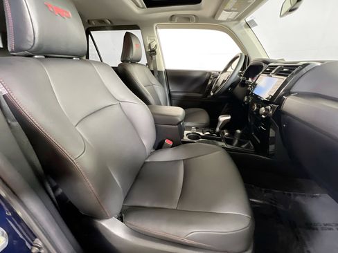 Used 2022 Toyota 4Runner TRD Off-Road Premium AWD/4WD image 28