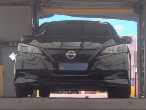 Used 2023 Nissan Leaf S FWD image 3
